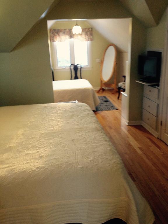 Mackenzie House B&B By Elevate Rooms Port Hawkesbury Exteriör bild