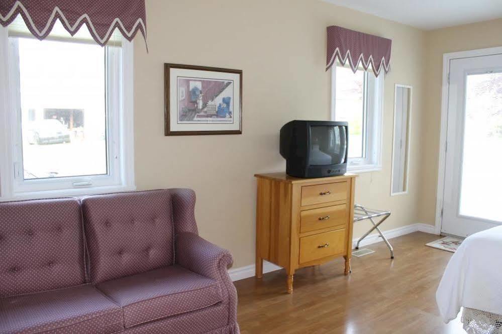 Mackenzie House B&B By Elevate Rooms Port Hawkesbury Exteriör bild