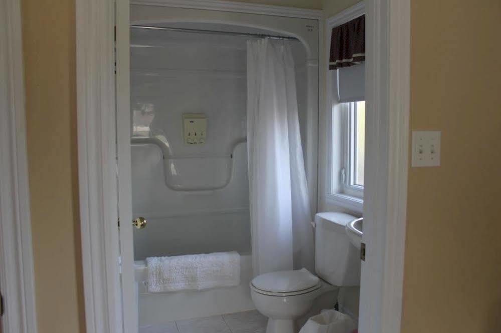 Mackenzie House B&B By Elevate Rooms Port Hawkesbury Exteriör bild