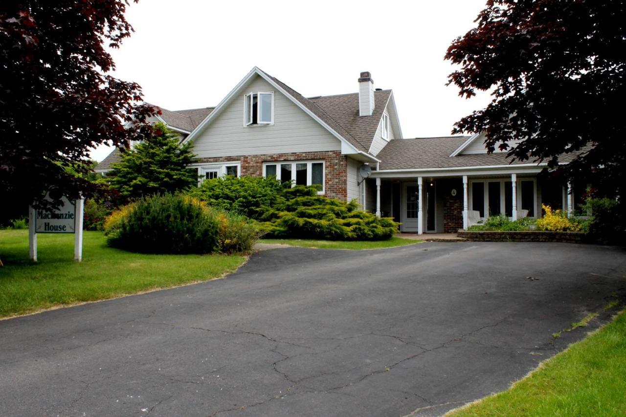 Mackenzie House B&B By Elevate Rooms Port Hawkesbury Exteriör bild